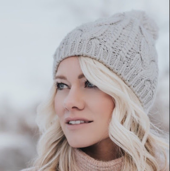 Meet your Posher, Jessica - Picture 1 of 1